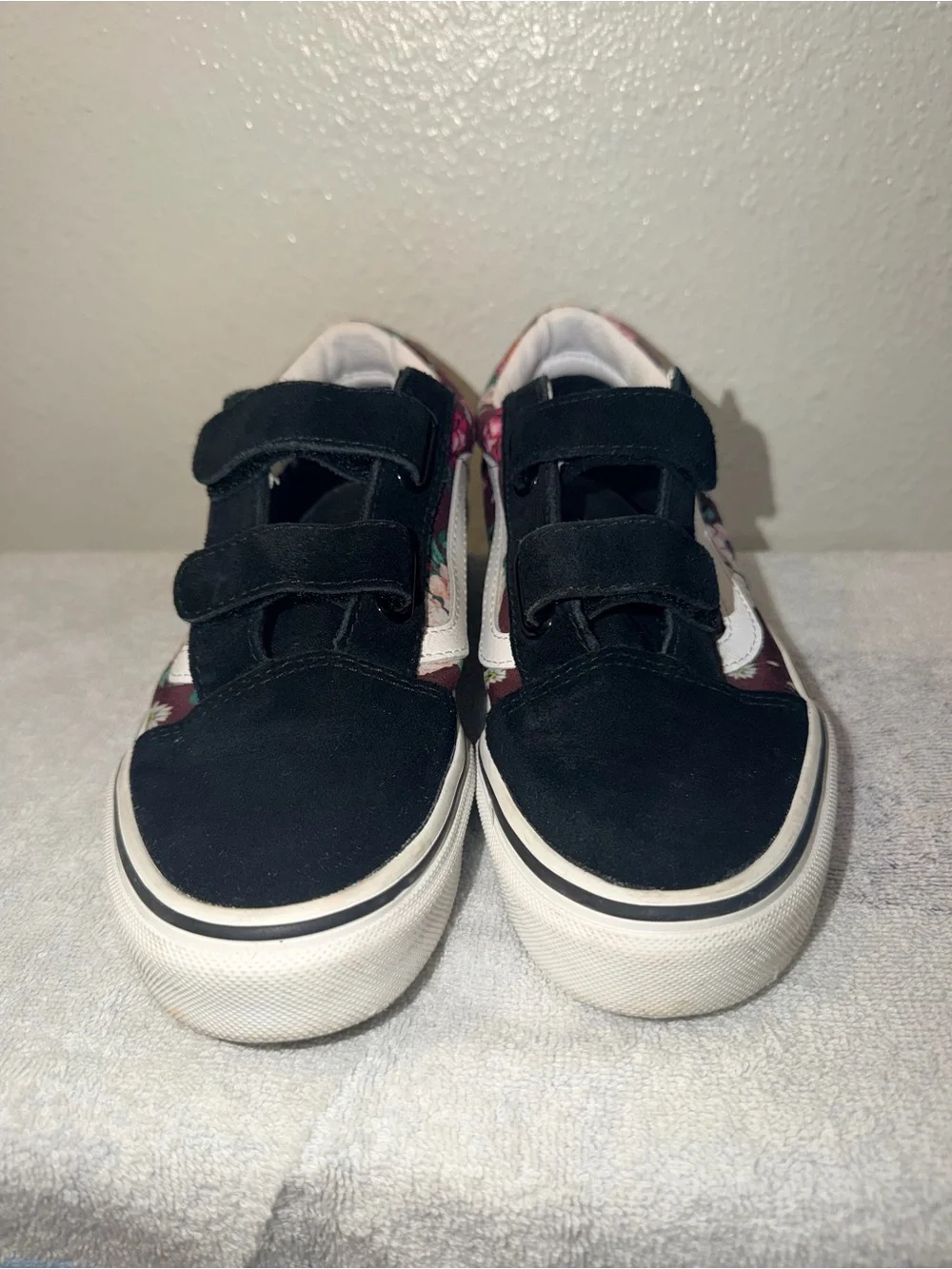 Vans Kids Floral Velcro Sneakers - Black & Burgundy Floral
